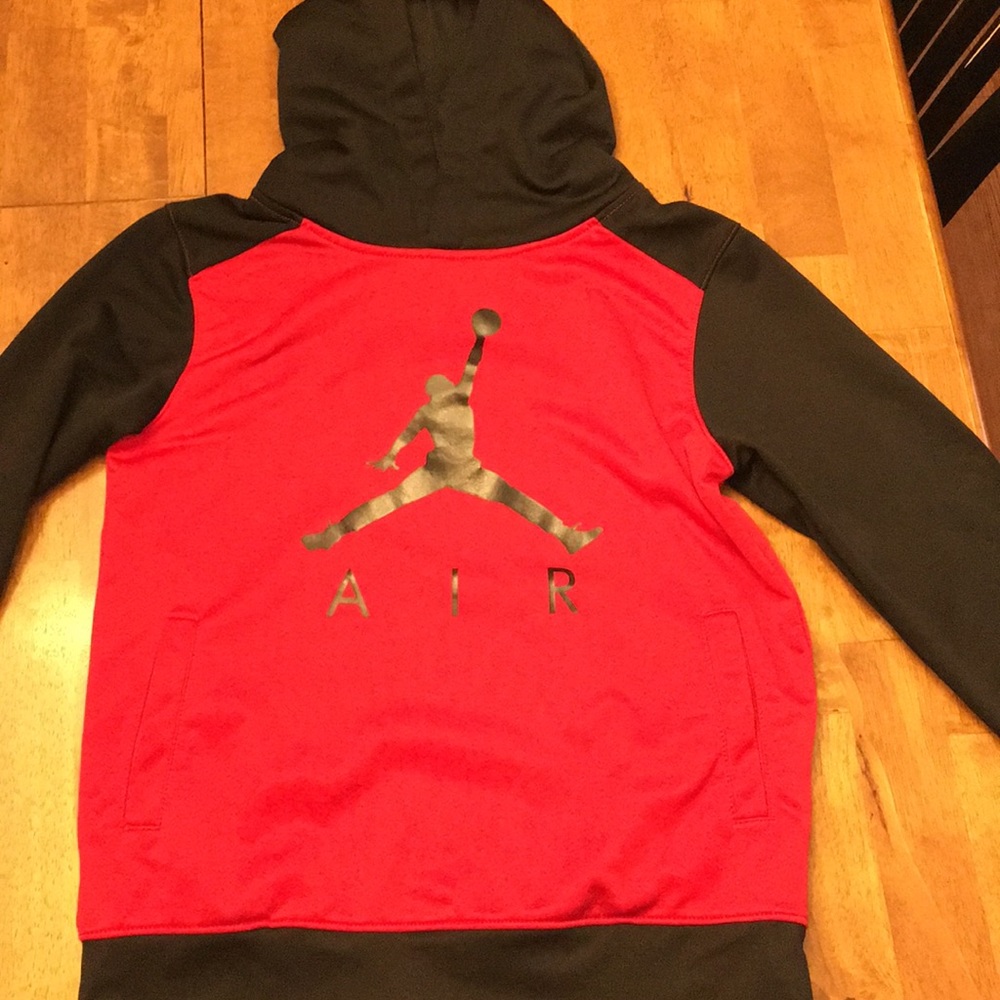 Jordan hoodie size youth large